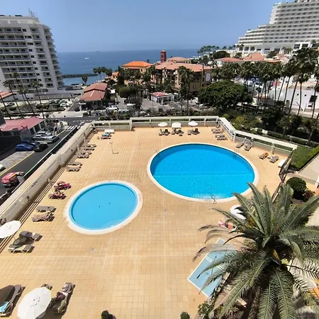 Las Americas Ocean View & Swimming Pool Apartment *